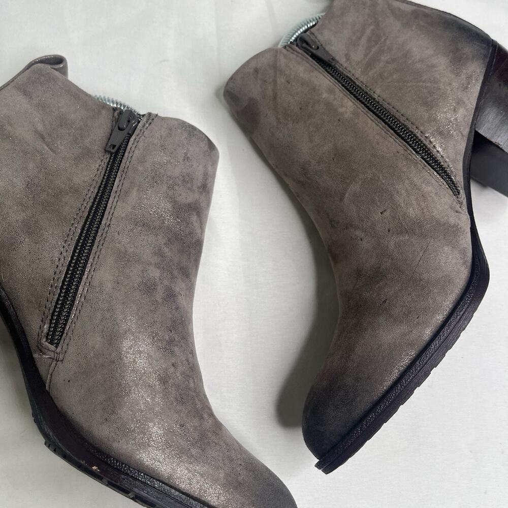 Sofft Booties grey leather distressed Size 9 M block heel, winter, fall, cowgirl - Picture 3 of 10